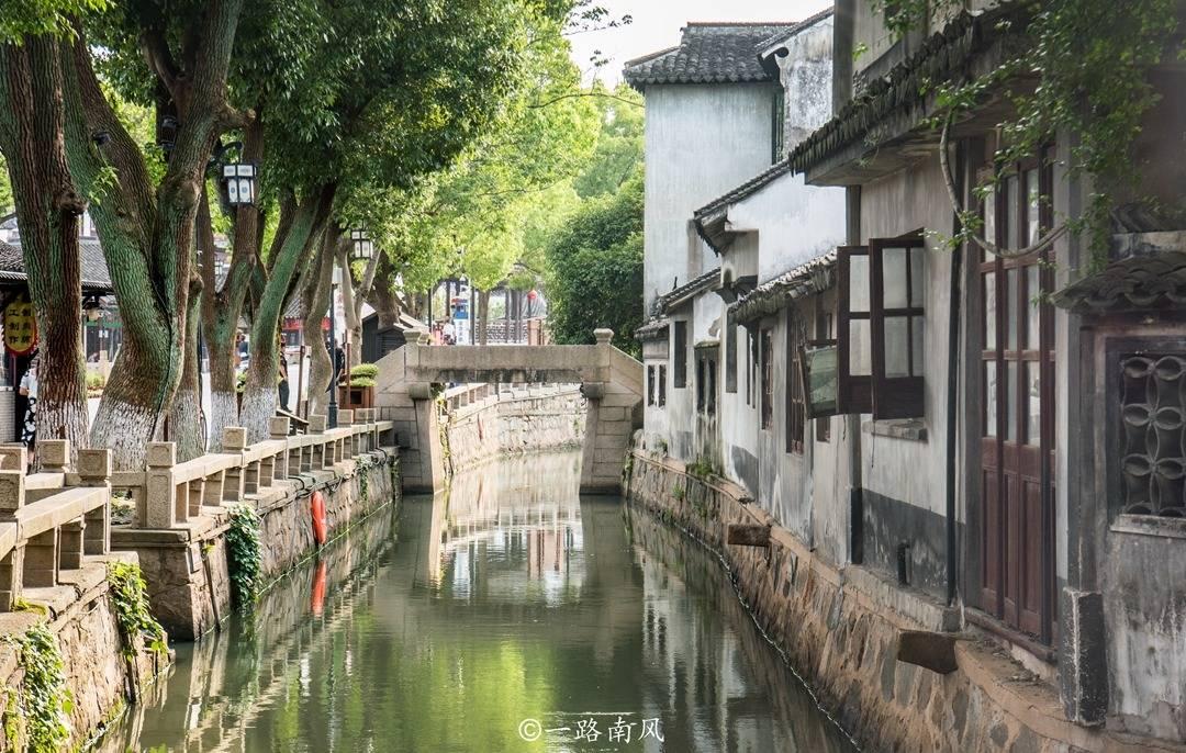逃出神秘石堡